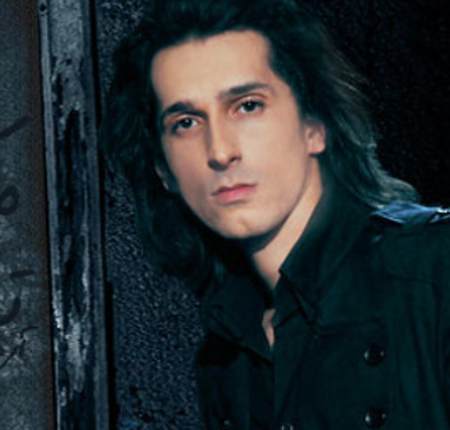 خرید و دانلود آهنگ بی کلام صدام که سر به آسمون کشید