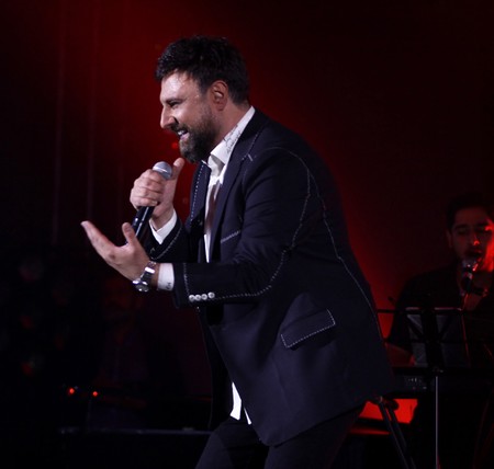 خرید و دانلود آهنگ بی کلام گوشی تو دستمه یه ریز